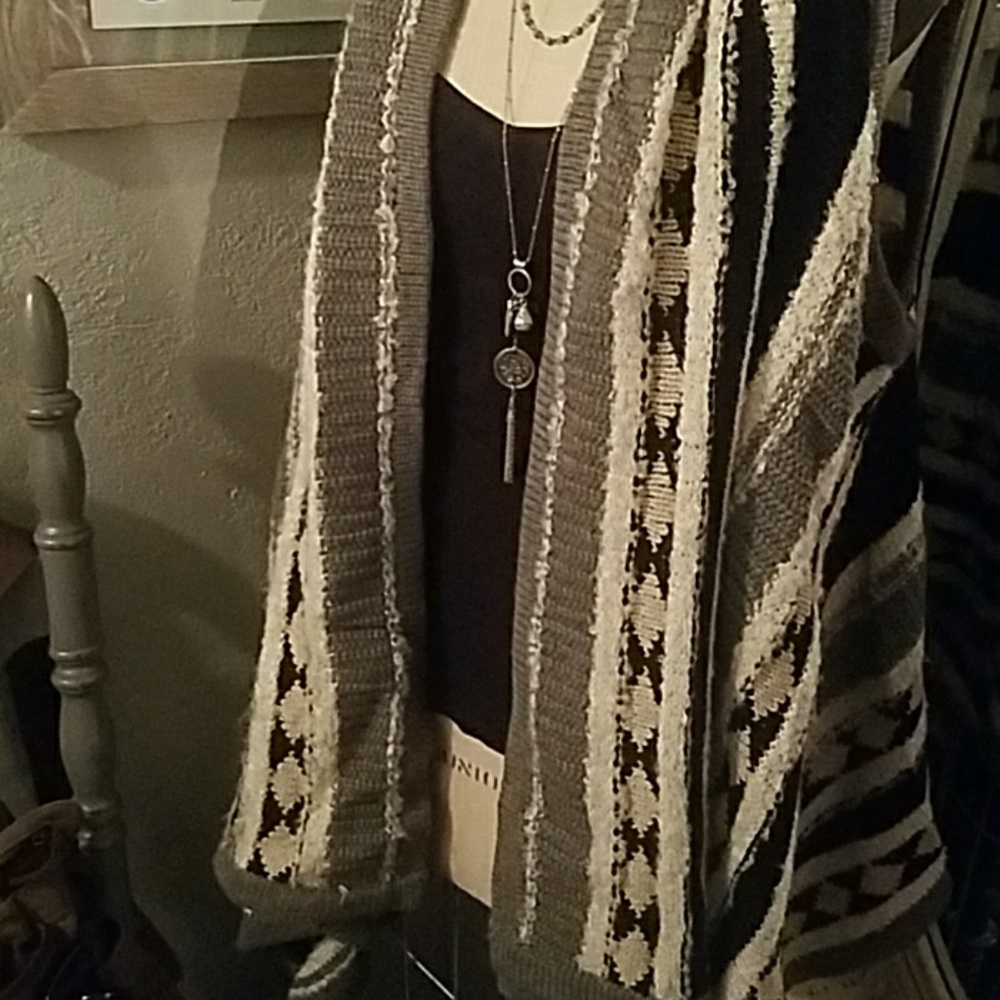 Sweater - Picture 4 of 6